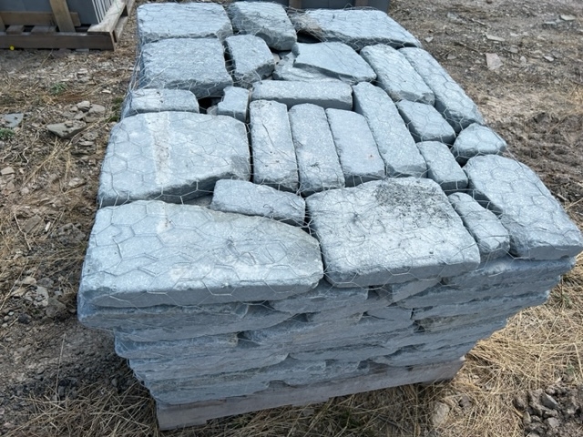 2" Tumbled Irregular Bluestone Pavers 2